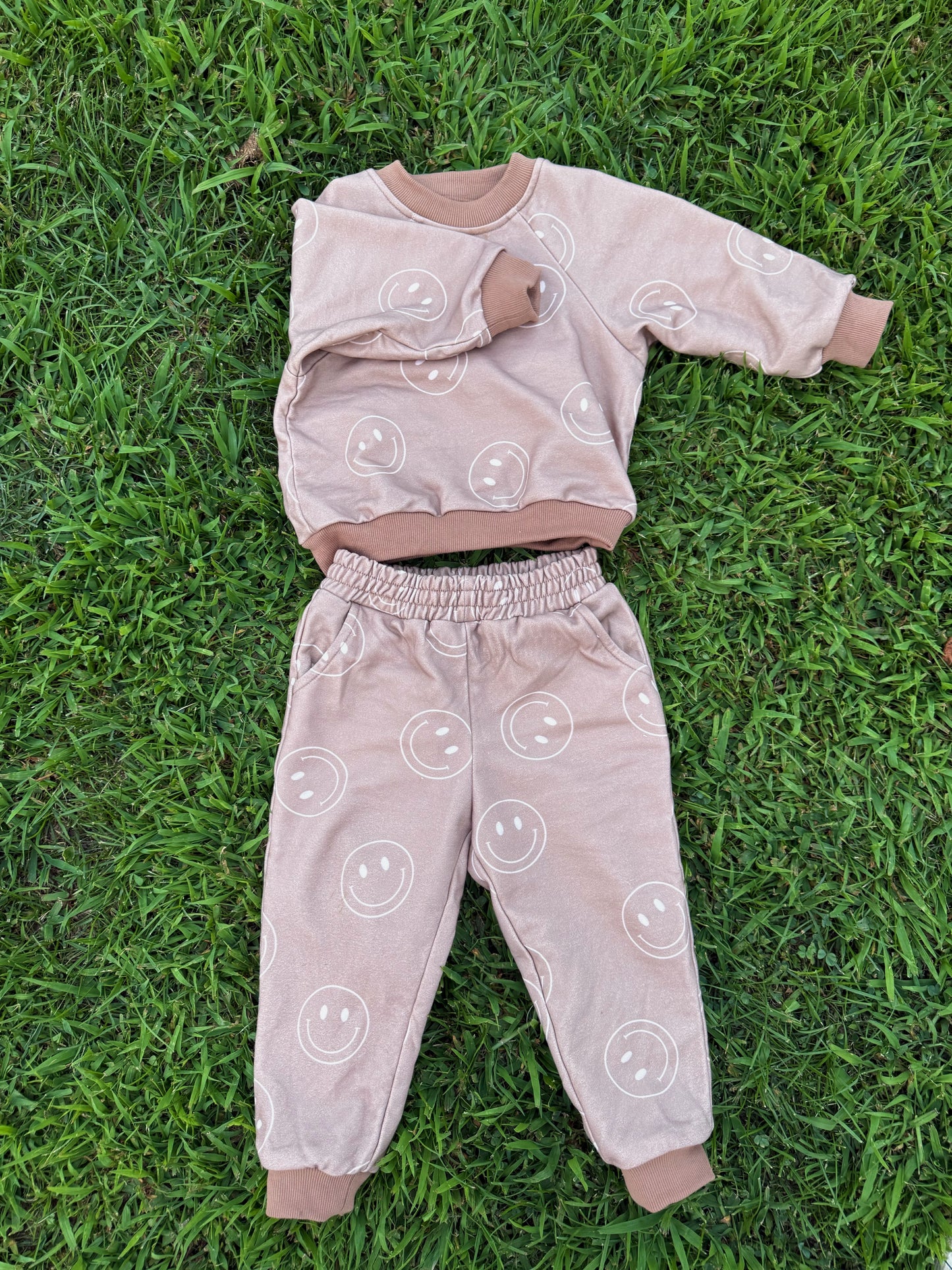 Brown Smiley Set